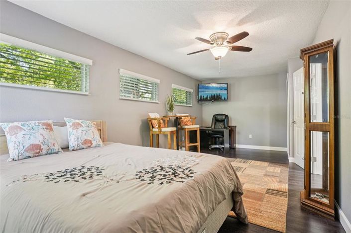 Image No.30-3 Bed House for sale