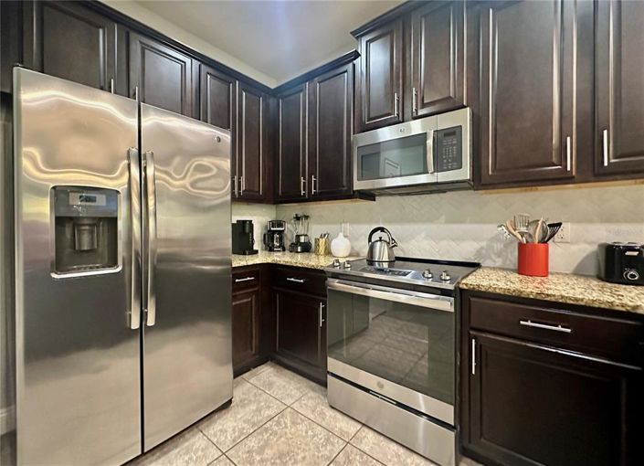 Image No.13-3 Bed Townhouse for sale