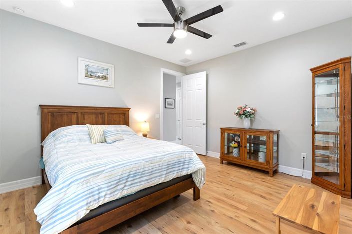 Image No.29-2 Bed House for sale