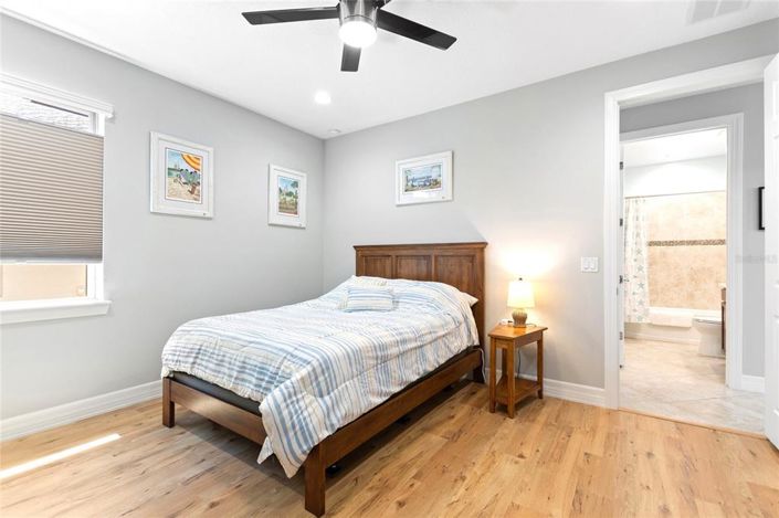 Image No.30-2 Bed House for sale