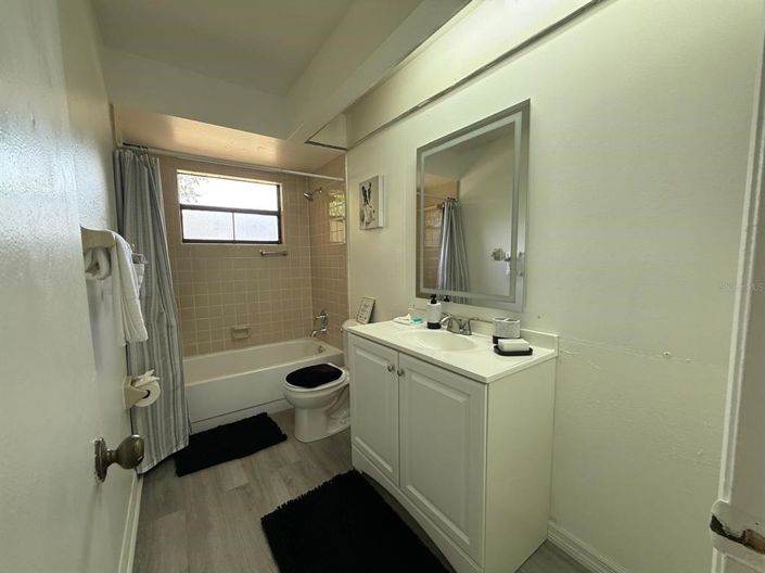 Image No.18-2 Bed House for sale