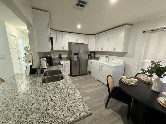 Image No.5-2 Bed House for sale