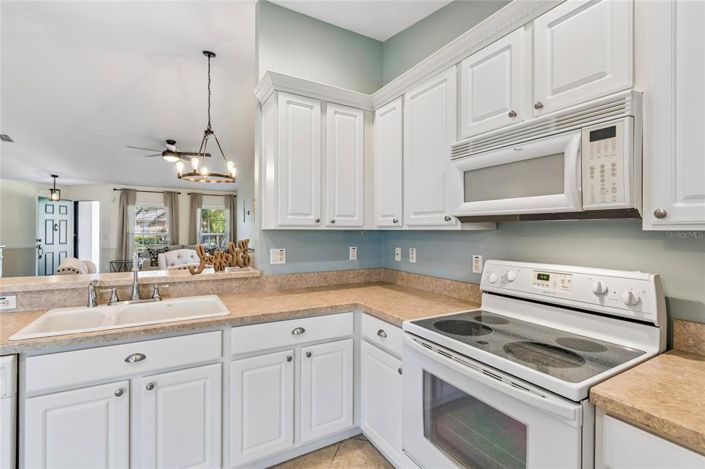 Image No.9-2 Bed House for sale