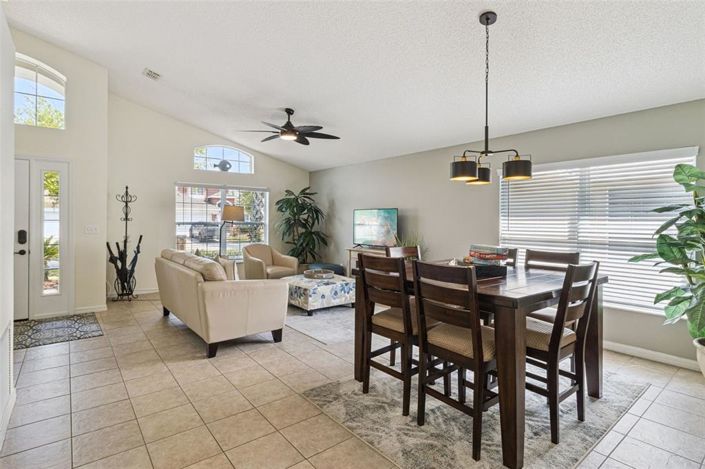 Image No.17-4 Bed House for sale