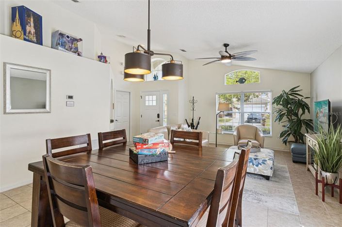 Image No.18-4 Bed House for sale