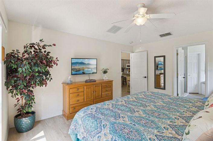 Image No.23-4 Bed House for sale