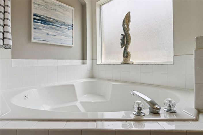 Image No.25-4 Bed House for sale