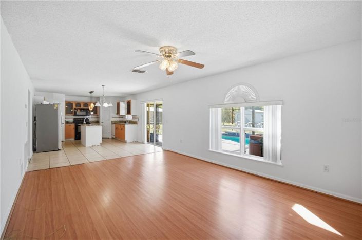 Image No.11-4 Bed House for sale