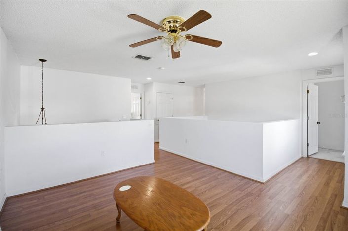 Image No.20-4 Bed House for sale