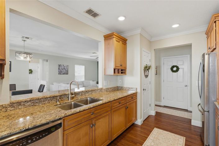 Image No.7-5 Bed House for sale