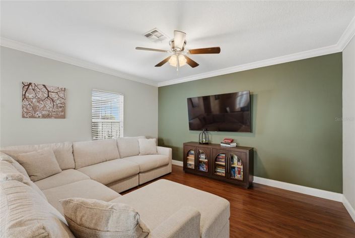 Image No.9-5 Bed House for sale