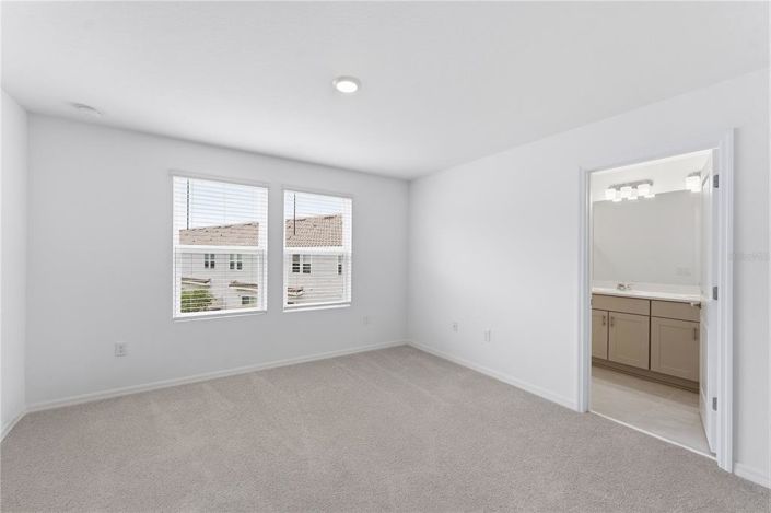 Image No.20-3 Bed Townhouse for sale