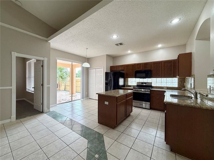 Image No.28-3 Bed House for sale