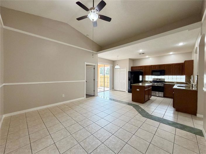 Image No.9-3 Bed House for sale