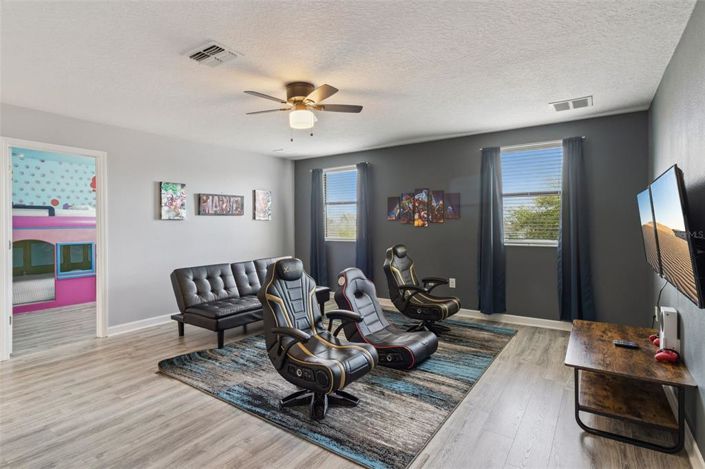 Image No.14-6 Bed House for sale