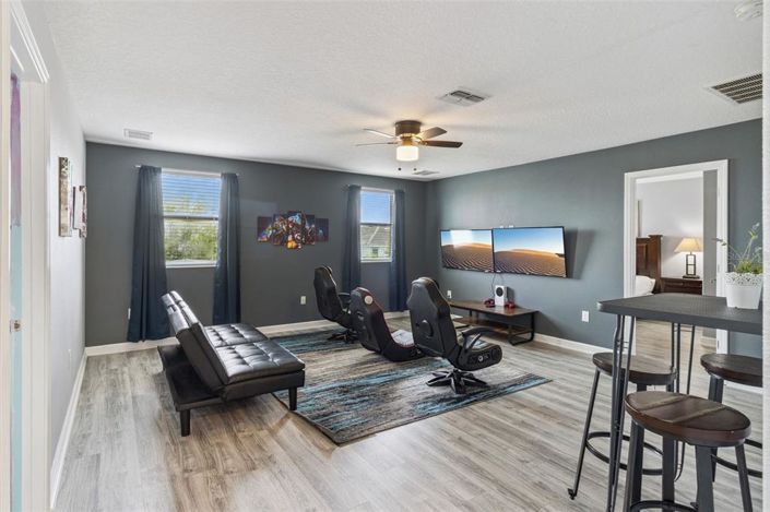 Image No.16-6 Bed House for sale