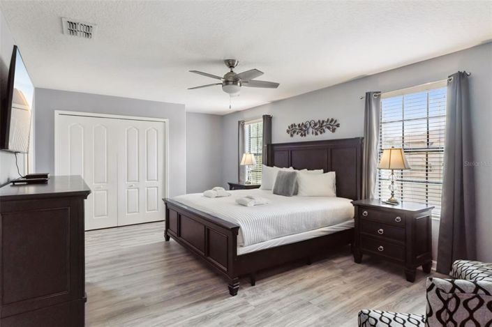 Image No.18-6 Bed House for sale