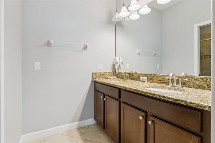 Image No.33-6 Bed House for sale