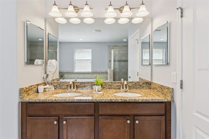 Image No.35-6 Bed House for sale