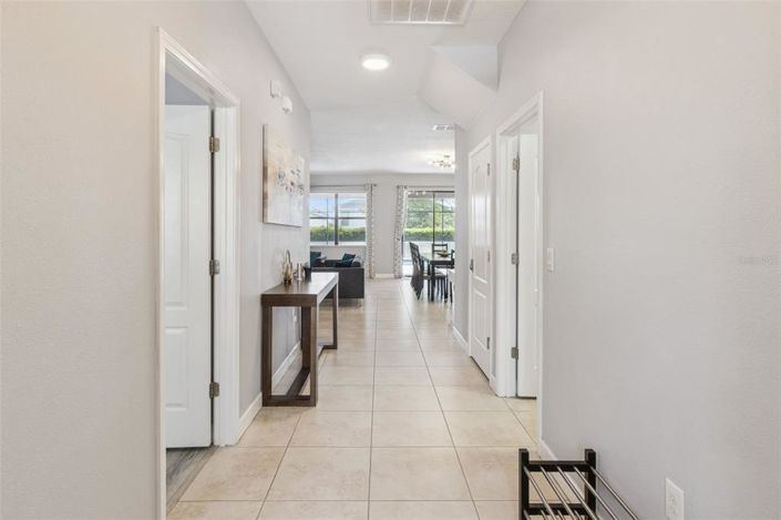 Image No.4-6 Bed House for sale