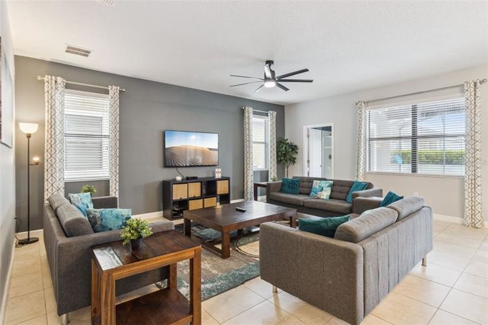 Image No.5-6 Bed House for sale