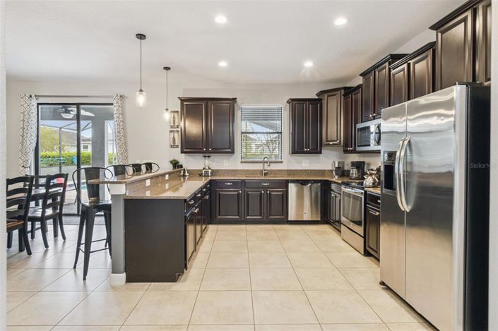 Image No.9-6 Bed House for sale