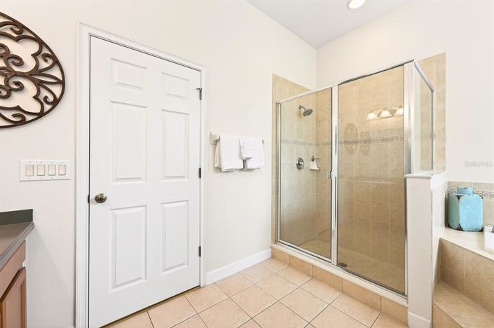 Image No.22-5 Bed House for sale