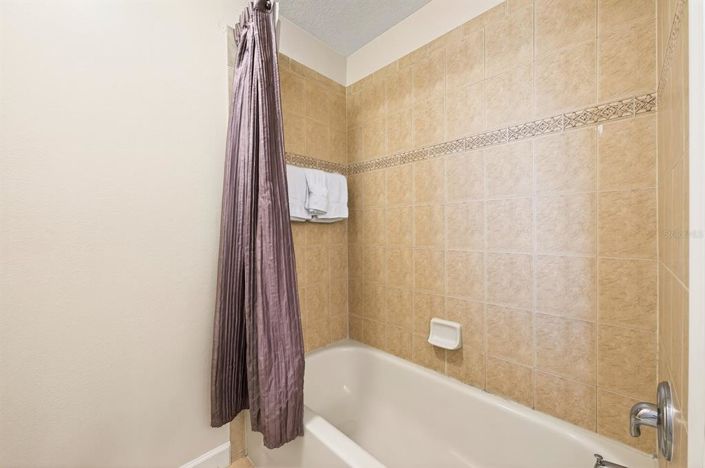 Image No.32-5 Bed House for sale