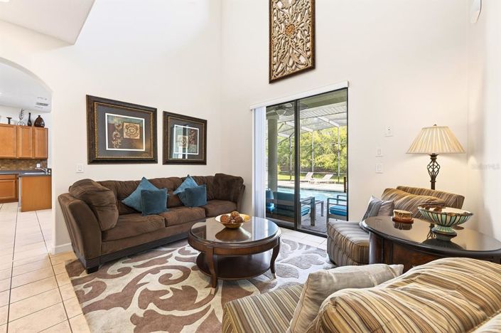 Image No.6-5 Bed House for sale