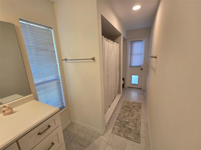 Image No.28-3 Bed House for sale