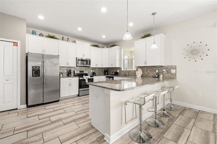 Image No.10-6 Bed House for sale