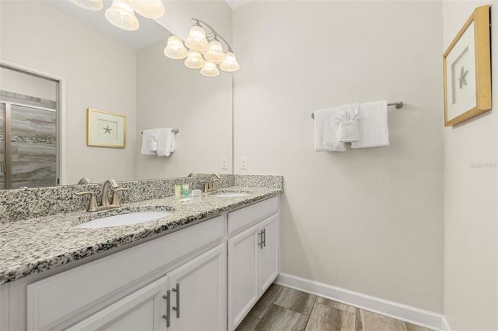 Image No.12-6 Bed House for sale