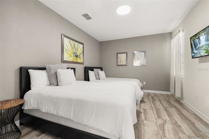 Image No.15-6 Bed House for sale