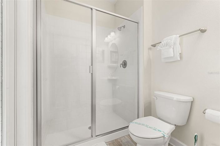 Image No.17-6 Bed House for sale