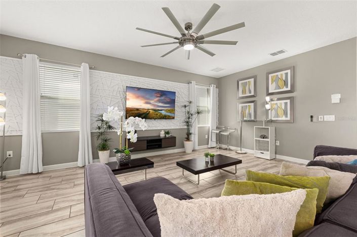 Image No.5-6 Bed House for sale