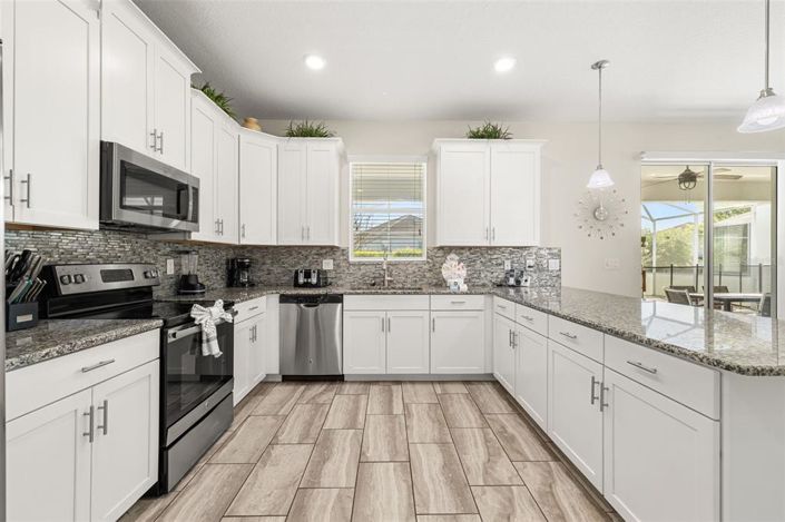 Image No.9-6 Bed House for sale