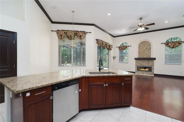 Image No.13-5 Bed House for sale