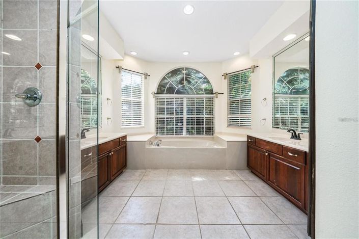 Image No.21-5 Bed House for sale