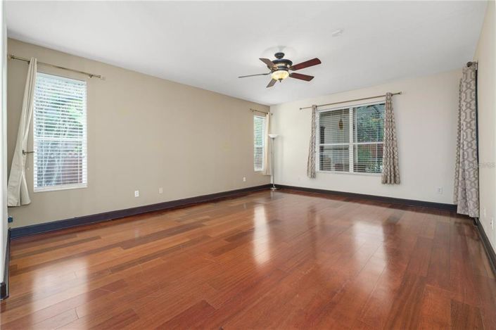 Image No.24-5 Bed House for sale