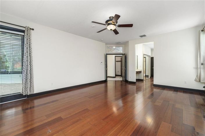 Image No.25-5 Bed House for sale