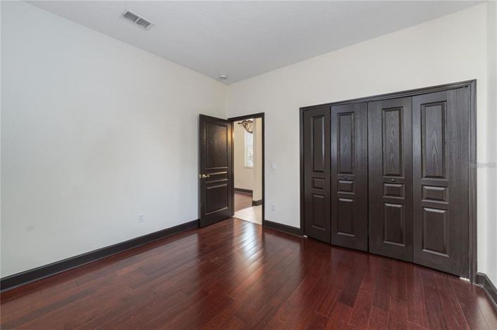 Image No.28-5 Bed House for sale