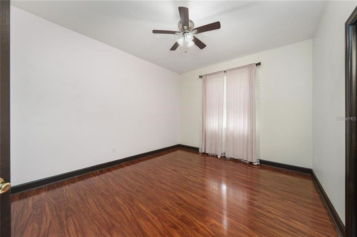 Image No.30-5 Bed House for sale