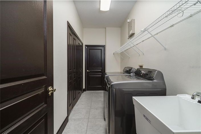 Image No.40-5 Bed House for sale