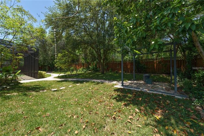 Image No.45-5 Bed House for sale