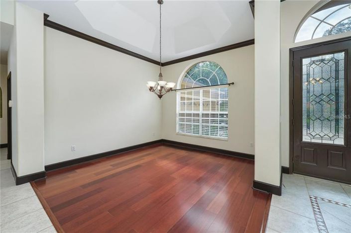 Image No.9-5 Bed House for sale