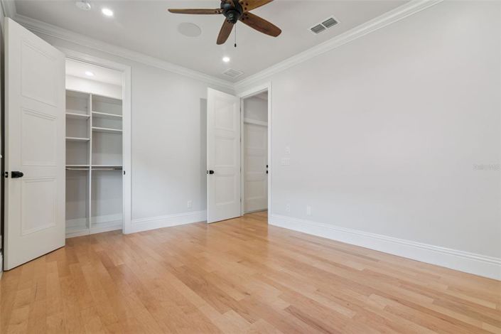 Image No.15-3 Bed House for sale