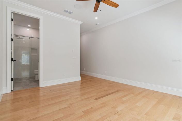 Image No.17-3 Bed House for sale