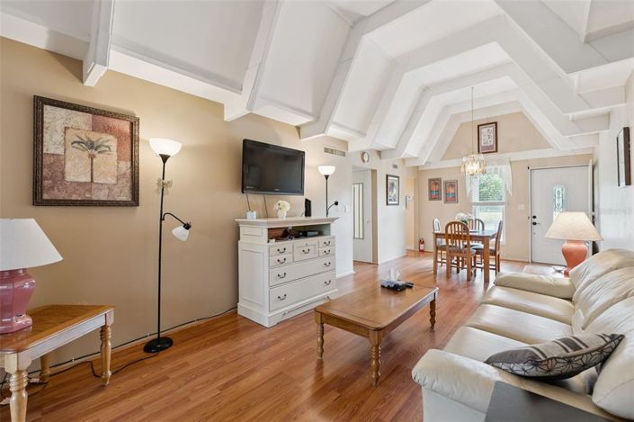 Image No.3-1 Bed Villa for sale