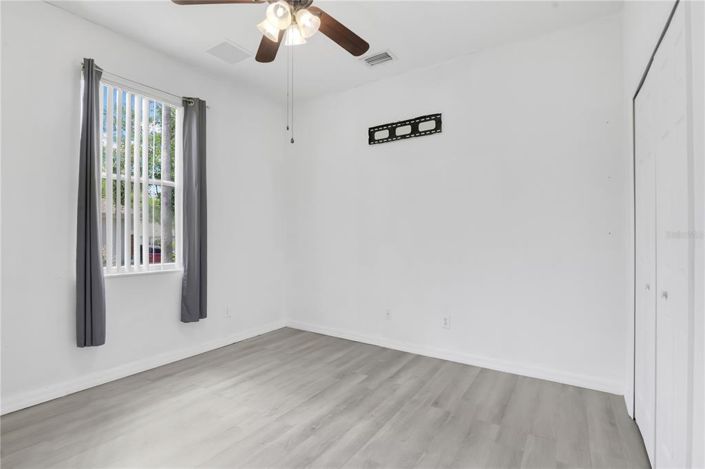 Image No.17-4 Bed House for sale