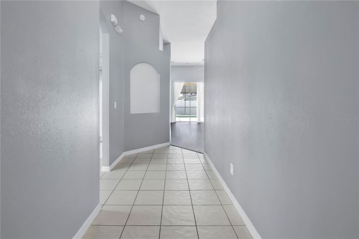 Image No.2-4 Bed House for sale